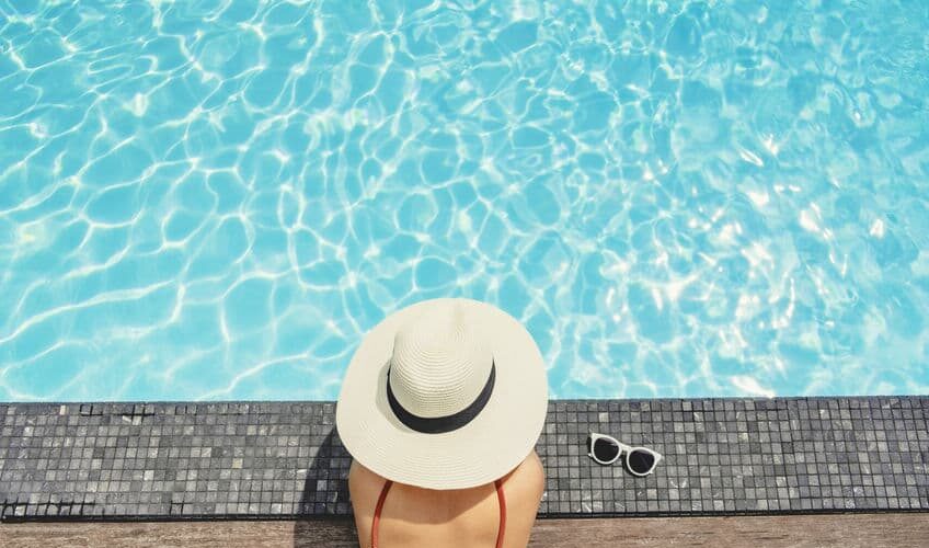 Why Pool Cleaning in Menifee, Ca Costs What It Does
